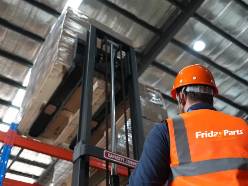 Schnelle und zuverlässige Logistik bei FridayParts