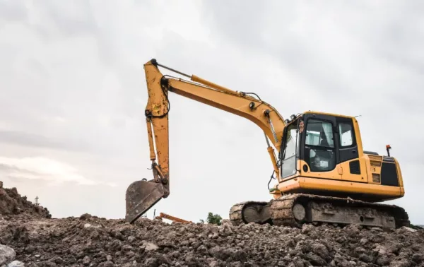 Ajouter du Fluide Hydraulique à une Pelle
